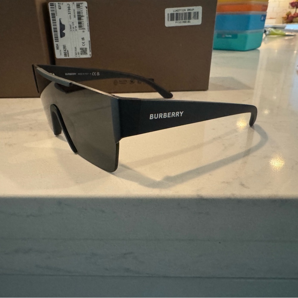 Burberry Black Sunglasses - Picture 2 of 3